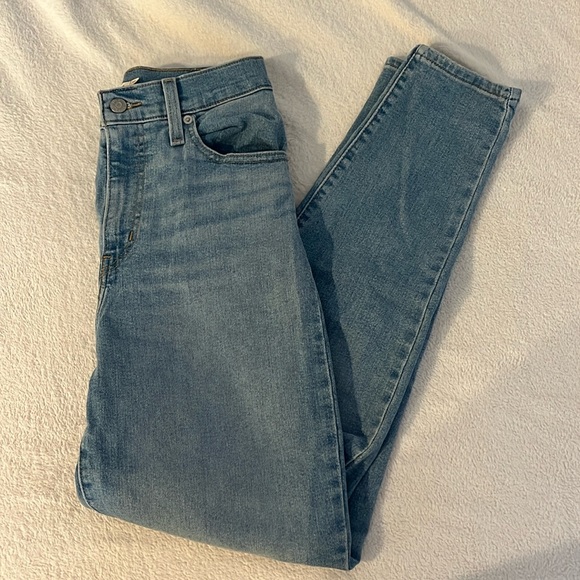 BRAND NEW LEVIS HIGH WAISTED MOM JEAN 26W - Picture 3 of 5